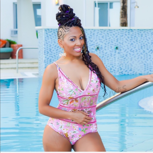 Elaine Floral Queen One Piece Pink Resort Swimsuit - Picture 2 of 7